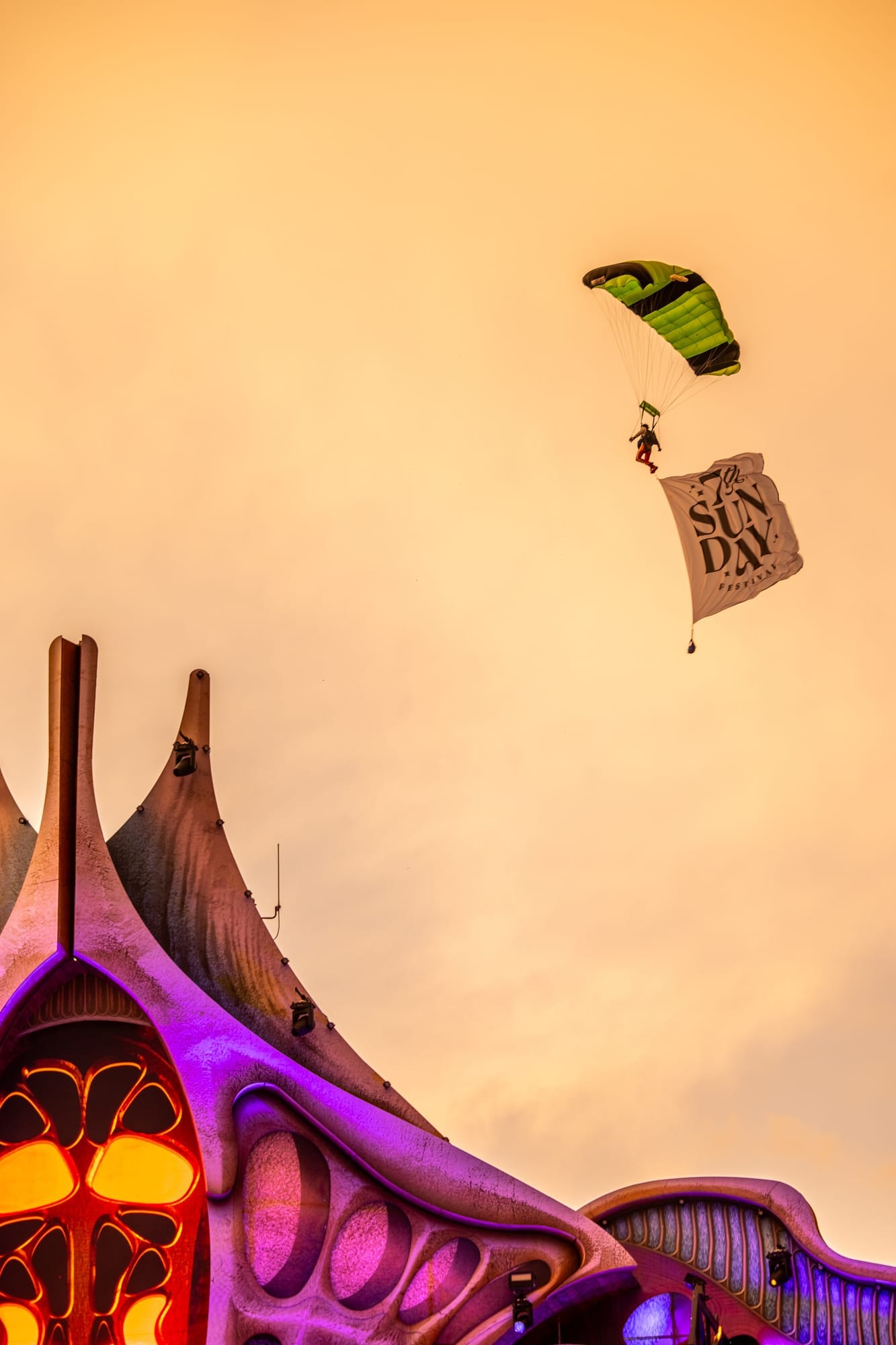 Skydiving show photo